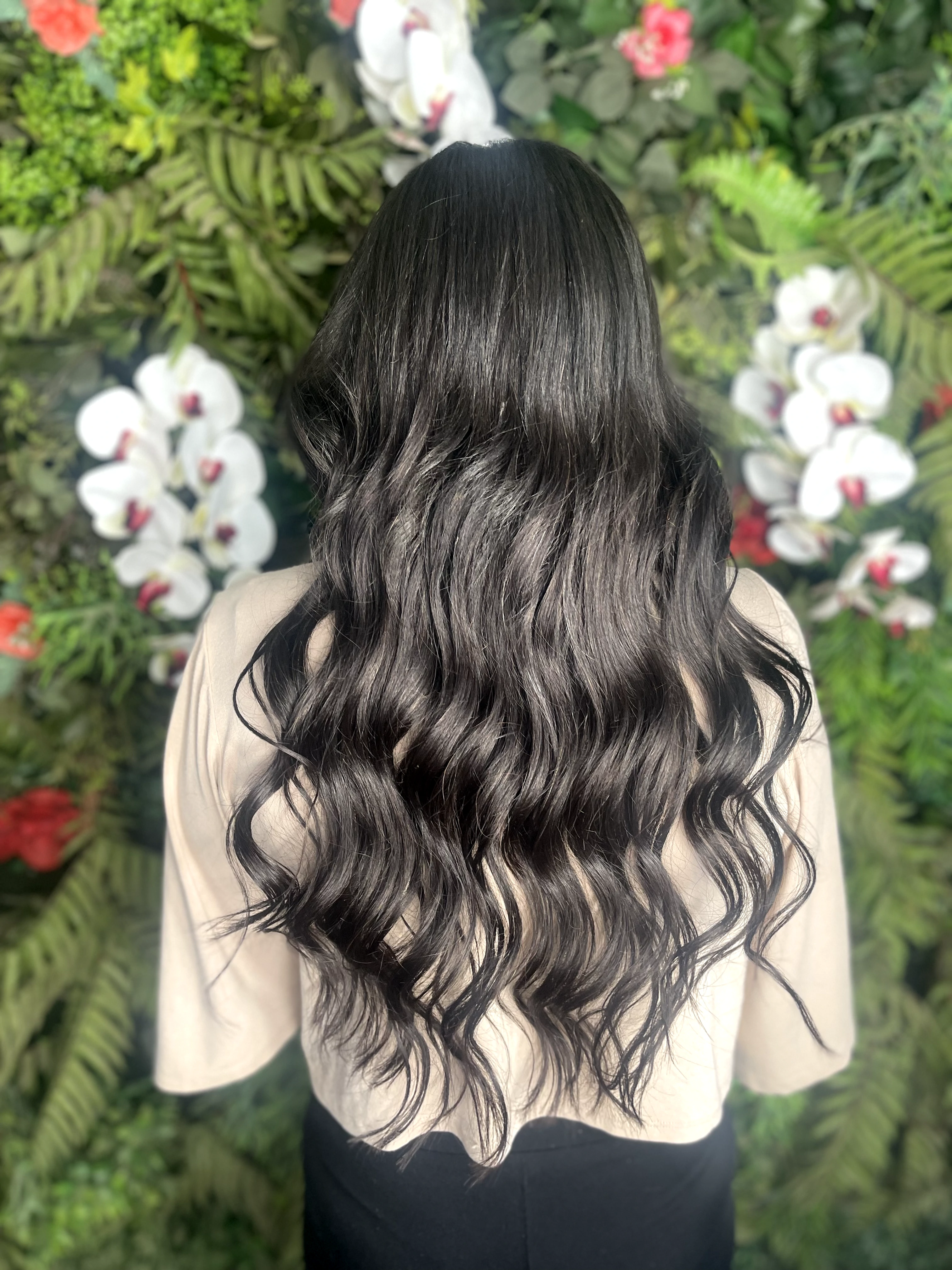 Mega hair escuro ondulado longo — resultado real clienta Scarlett Caroline Beauty Belo Horizonte