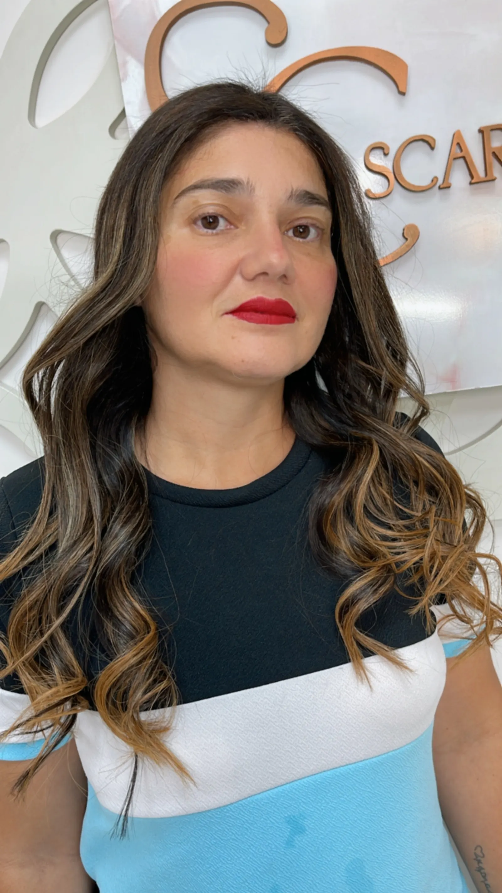 Mega hair preto longo ondulado — cliente Scarlett Caroline Beauty Belo Horizonte