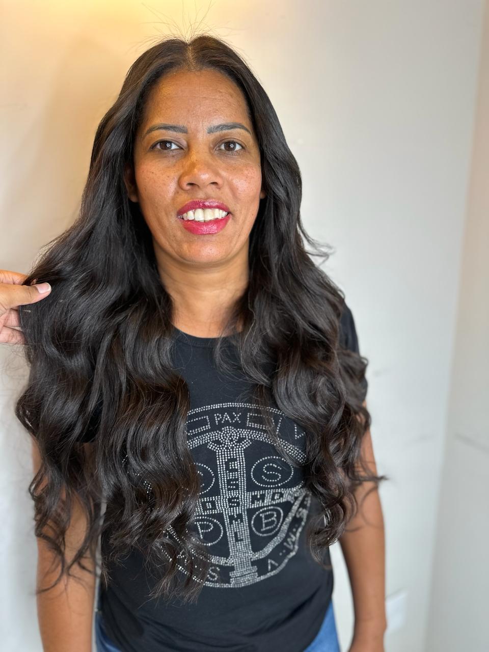 Mega hair preto ondulado comprido — resultado Scarlett Caroline Beauty Belo Horizonte