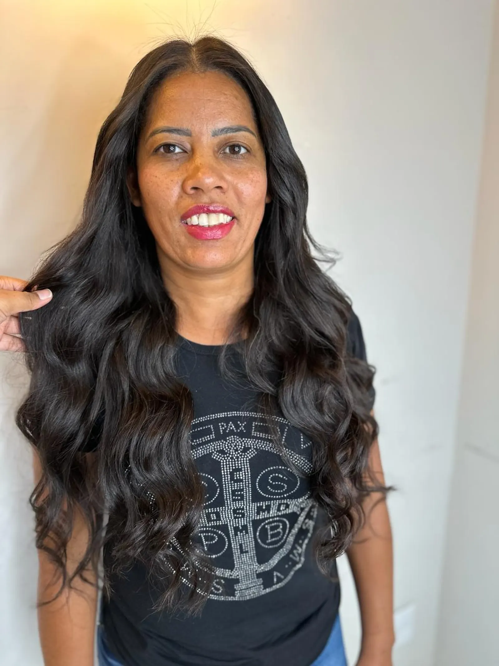 Mega hair preto ondulado comprido — resultado Scarlett Caroline Beauty Belo Horizonte